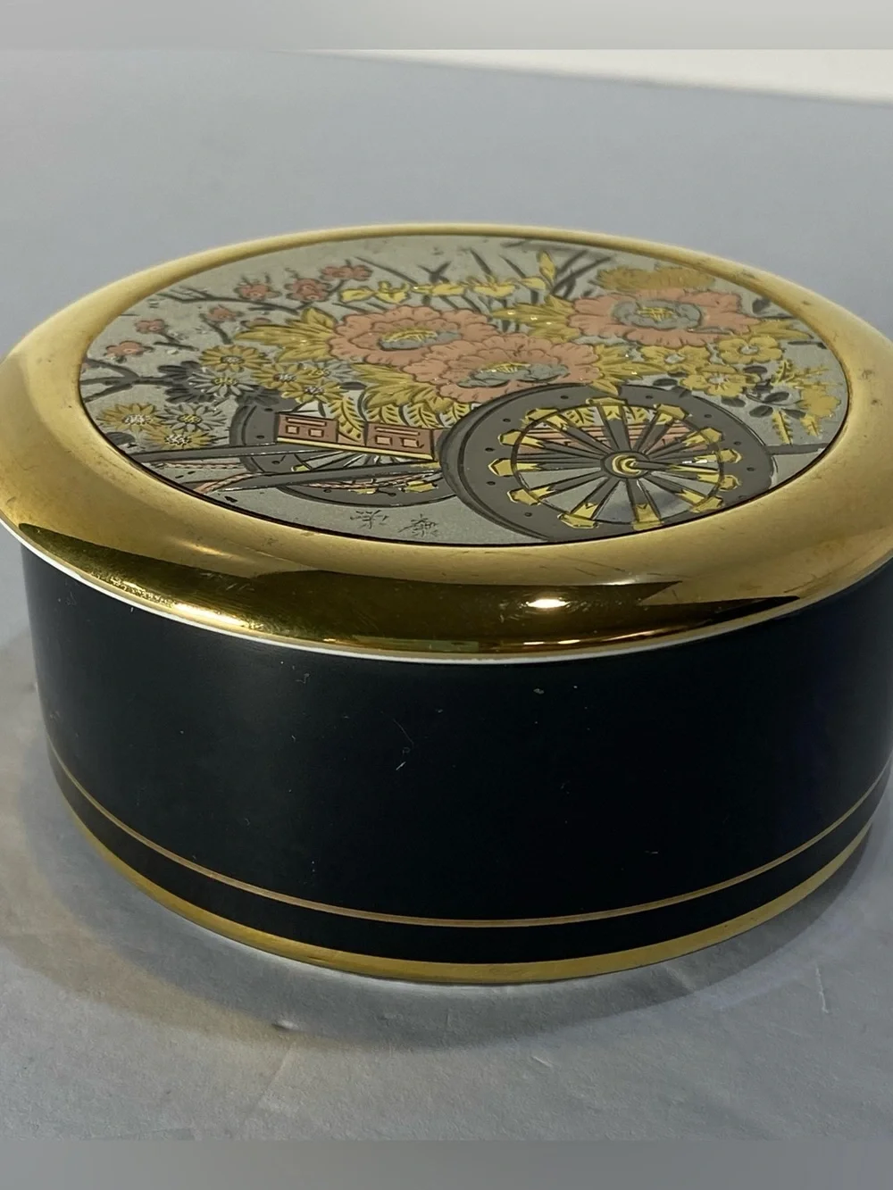 VTG Japanese Art of Chokin Style Trinket Box Black Gold Floral Cart Round Vanity